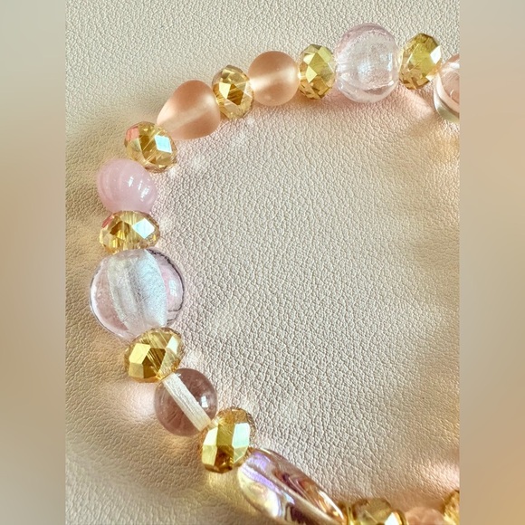 New Summerween Halloween Pink Beaded Bracelet w/ Ghost & Pineapple Charm - 8” - Picture 3 of 5